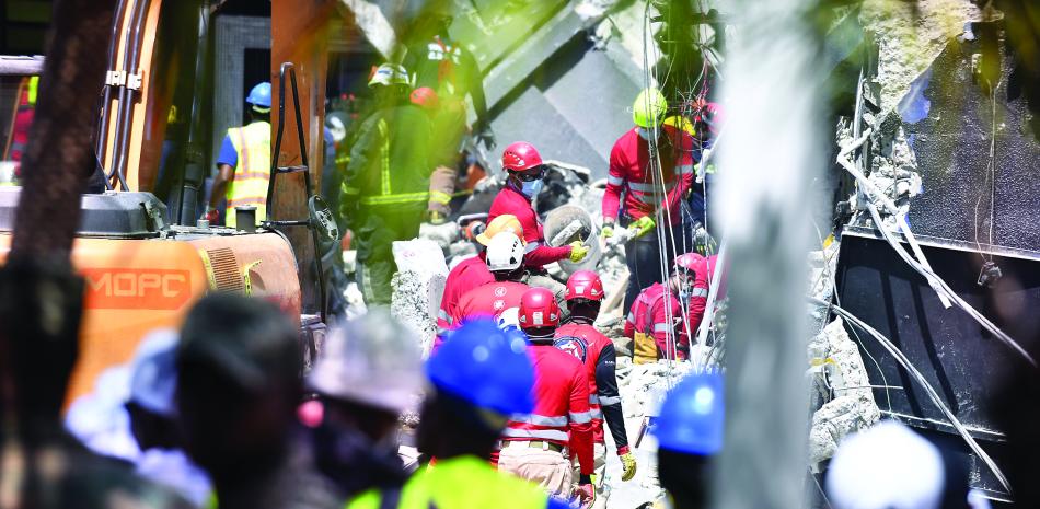 Brigadistas en la catástrofe del Jet Set no esconden su dolor. “A uno le duele”