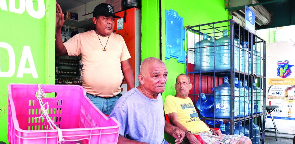 Silencio en el DN: comerciantes apagan bocinas por la tragedia