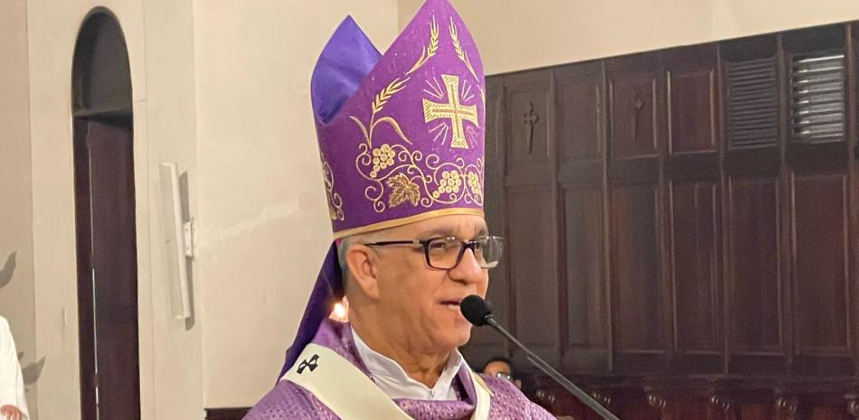 Arzobispo de Santiago celebra misa en solidaridad con víctimas del Jet Set