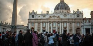 EN-VIVO-Miles-de-fieles-despiden-al-papa-Francisco-en-el-ultimo-dia-de-capilla-ardiente-antes-del-cierre-de-su-feretro_.jpg