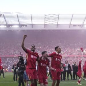 El-Liverpool-logra-hazana-historica-al-ganar-la-Liga-Premier_.jpg