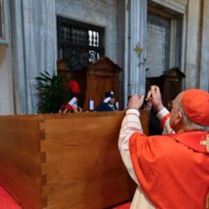 El-papa-Francisco-ya-descansa-en-su-ultima-morada_.jpg