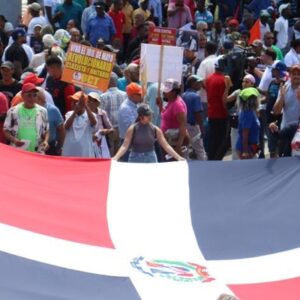 Marcha-de-grupos-de-izquierda-rechaza-concesiones-mineras_.jpg
