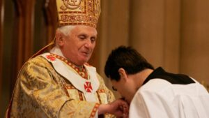 The-Popes-ring-The-meaning-of-the-worlds-most-mysterious-jewel_.jpg