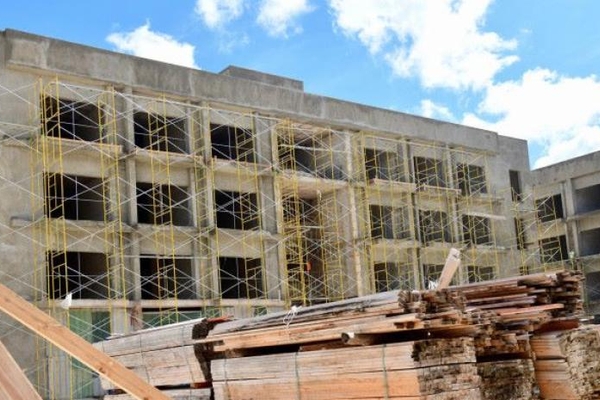 Advierten-sobre-la-posible-paralizacion-de-construcciones-en-el-pais_.jpg