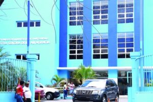 El-control-migratorio-de-menores-en-hospitales-de-Santo-Domingo-ha-sido-tema-de-debate-reciente._.jpg