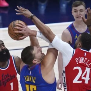 El-equipo-de-Denver-avanza-a-la-segunda-ronda-de-la-postemporada_.jpg