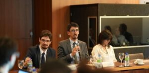 El-gobierno-dominicano-revela-que-actualmente-7-de-cada-10-empleados-publicos-pertenecen-a-los-gobiernos-locales._.jpg