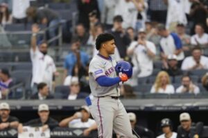 El-jugador-de-beisbol-Juan-Soto-responde-con-elegancia-a-los-abucheos-de-los-fanaticos-de-los-Yankees_.jpg