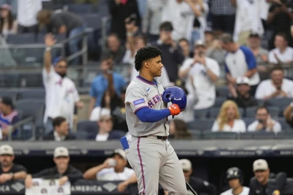 El-jugador-de-beisbol-Juan-Soto-responde-con-elegancia-a-los-abucheos-de-los-fanaticos-de-los-Yankees_.jpg