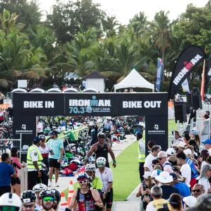Este-domingo-mas-de-700-atletas-participaran-en-el-Triatlon-Ironman-70.3_.jpg