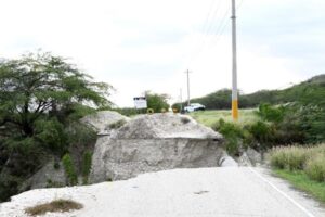 Importante-noticia-para-los-habitantes-de-Neiba-y-Jimani-se-han-anunciado-mejoras-en-las-carreteras-que-conectan-ambas-localidades._.jpg