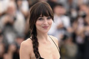 La-actriz-Dakota-Johnson-revela-sus-dificultades-financieras-y-la-importancia-de-la-independencia_.jpg