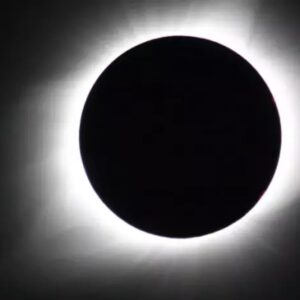 Tres-fechas-clave-para-presenciar-eclipses-solares-en-la-Republica-Dominicana_.jpg