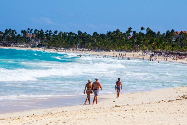 Disminucion-de-vuelos-afecta-crecimiento-turistico-en-Republica-Dominicana_.jpg