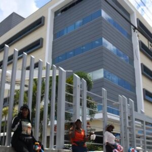 DESMIENTEN-PRIVATIZACION-DE-CIUDAD-SANITARIA_.jpg