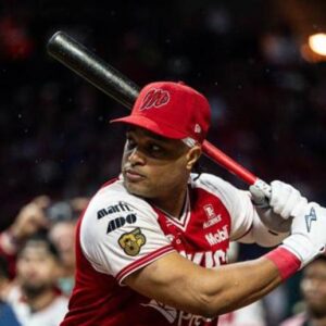 REGRESO-TRIUNFAL-DIABLOS-ROJOS-CON-ROBINSON-CANO_.jpg