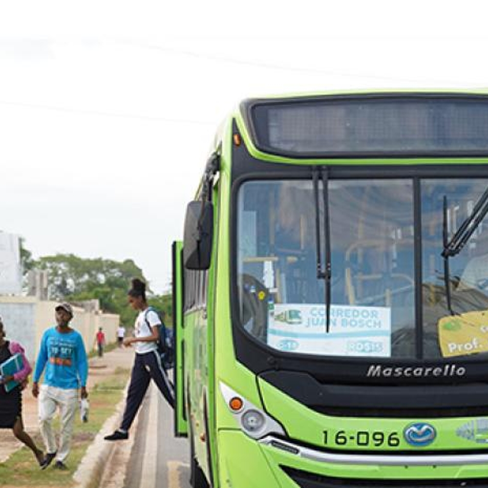 ESCACEZ-DE-TRANSPORTE-AISLA-CIUDAD-JUAN-BOSCH_.jpg