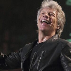Jon-Bon-Jovi-regresa-a-los-escenarios-tras-su-operacion-de-cuerdas-vocales_.jpg