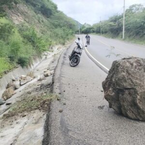 PELIGRO-EN-LA-CARRETERA-DE-OCOA_.jpg