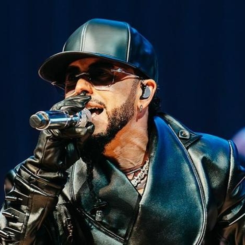 Yandel-y-la-Orquesta-Sinfonica-Nacional-en-concierto-en-Altos-de-Chavon-este-febrero_.jpg