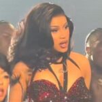 Cardi B arranca su gira con influencias latinas y comentarios humorísticos sobre ICE tras ser madre recientemente
